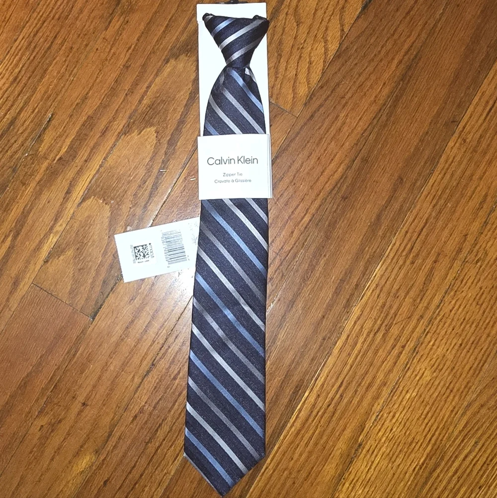Calvin Klein Boy's Navy Gemstone Multi-Striped Tie NWT